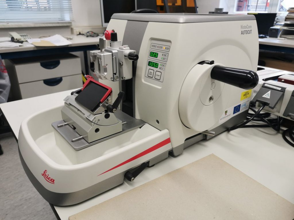 LEICA AUTOCUT Automatic Microtome medistorefrance
