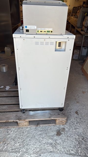 2049DC48-CCE8-48AA-A966-0793EE3E57F0