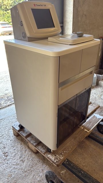 F15B9449-2D63-41AD-98BC-CCFB66EFD93C